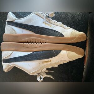 Puma Club 5v5 Youth Size 5, Black and White